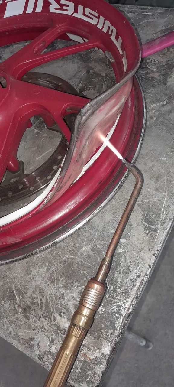 Reparos em aros de roda de moto 
