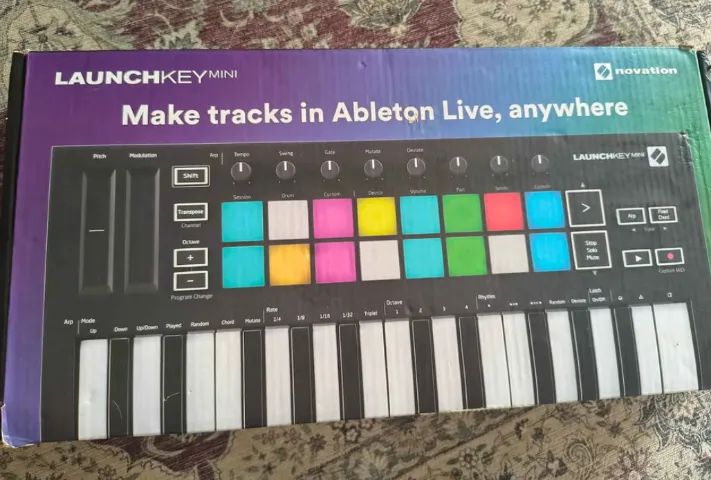 Controlador MIDI Novation Launchkey mini