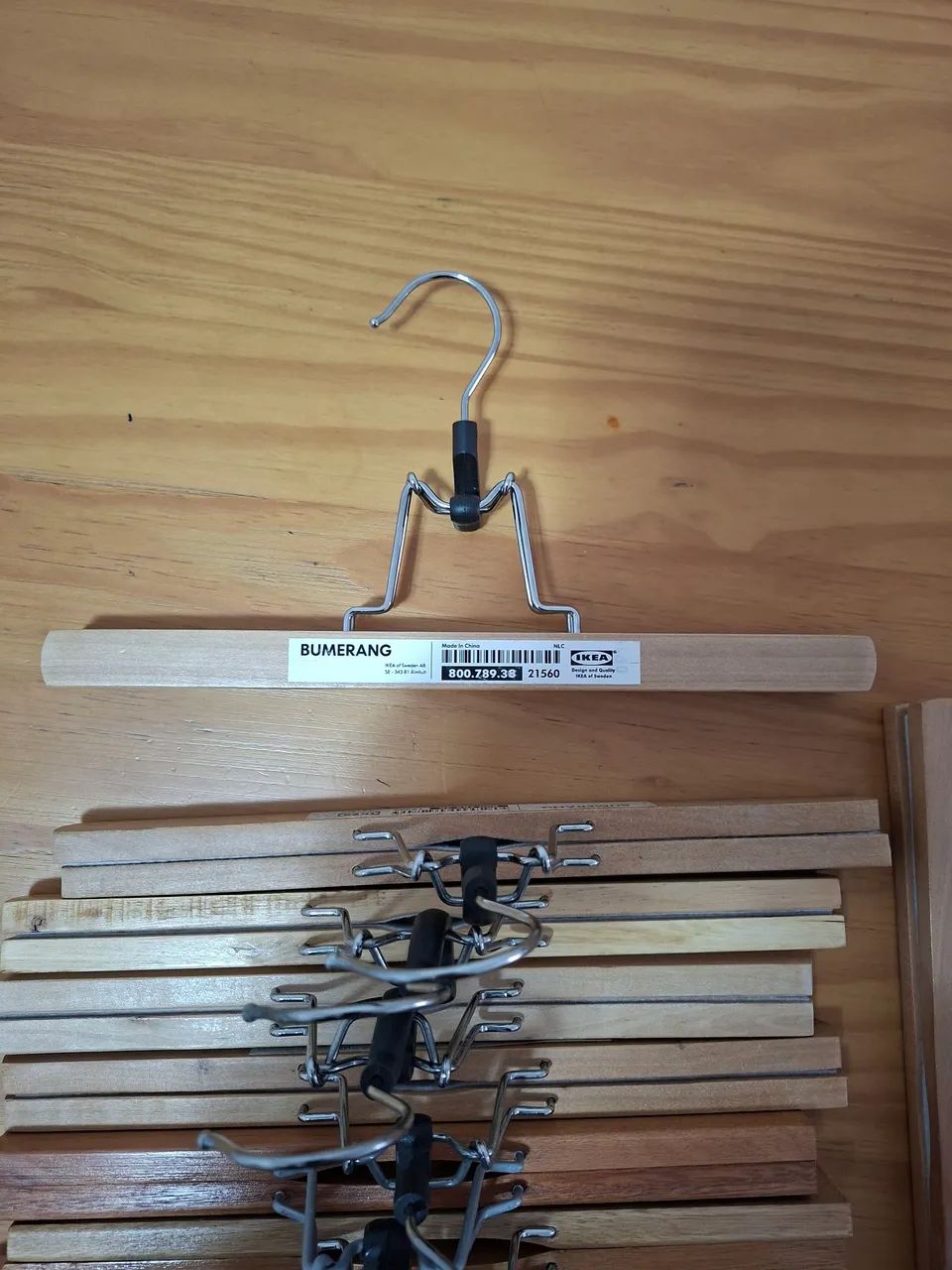 Vendo 10 cabides saia madeira