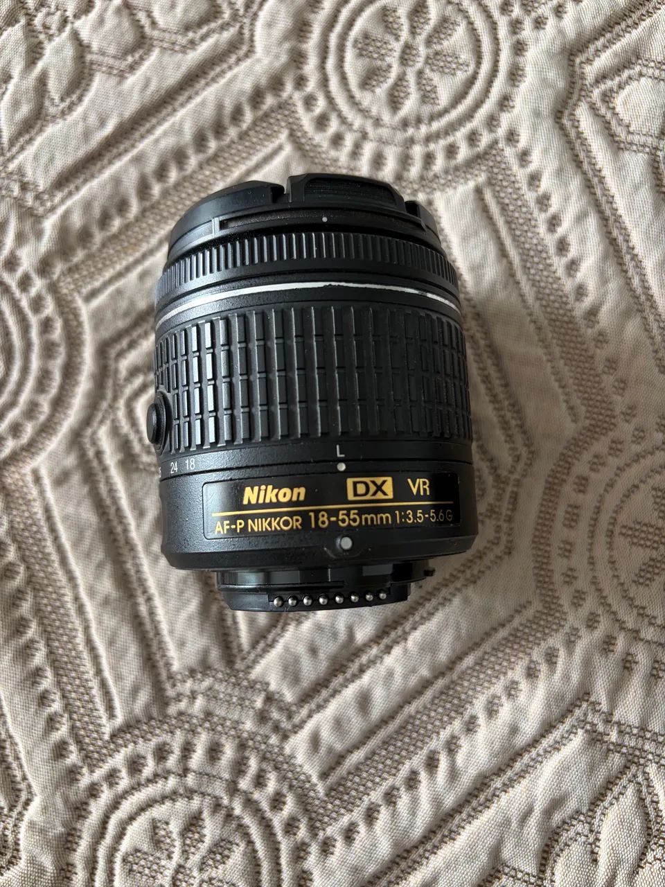 Câmera Nikon D80 e lente