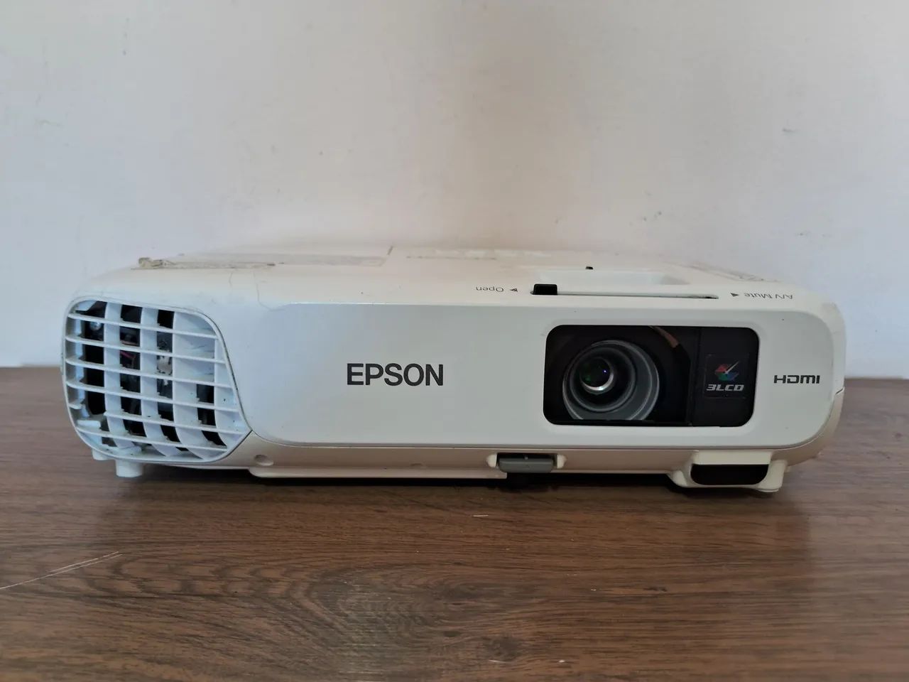 Projetor  Epson  X24 