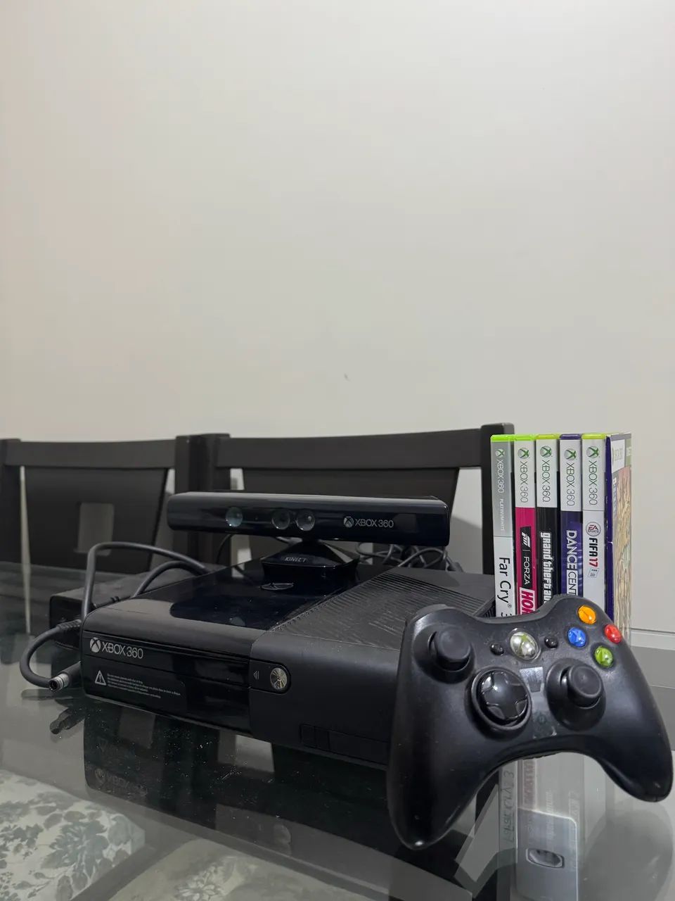 Xbox 360 Super Slim + Kinect + 7 jogos