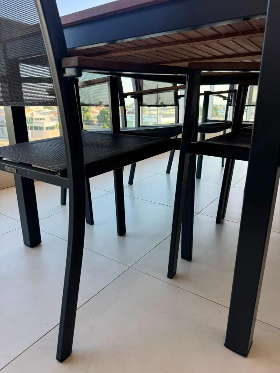 Mesa com 6 cadeiras Varanda Gourmet e área externa - Foto 2