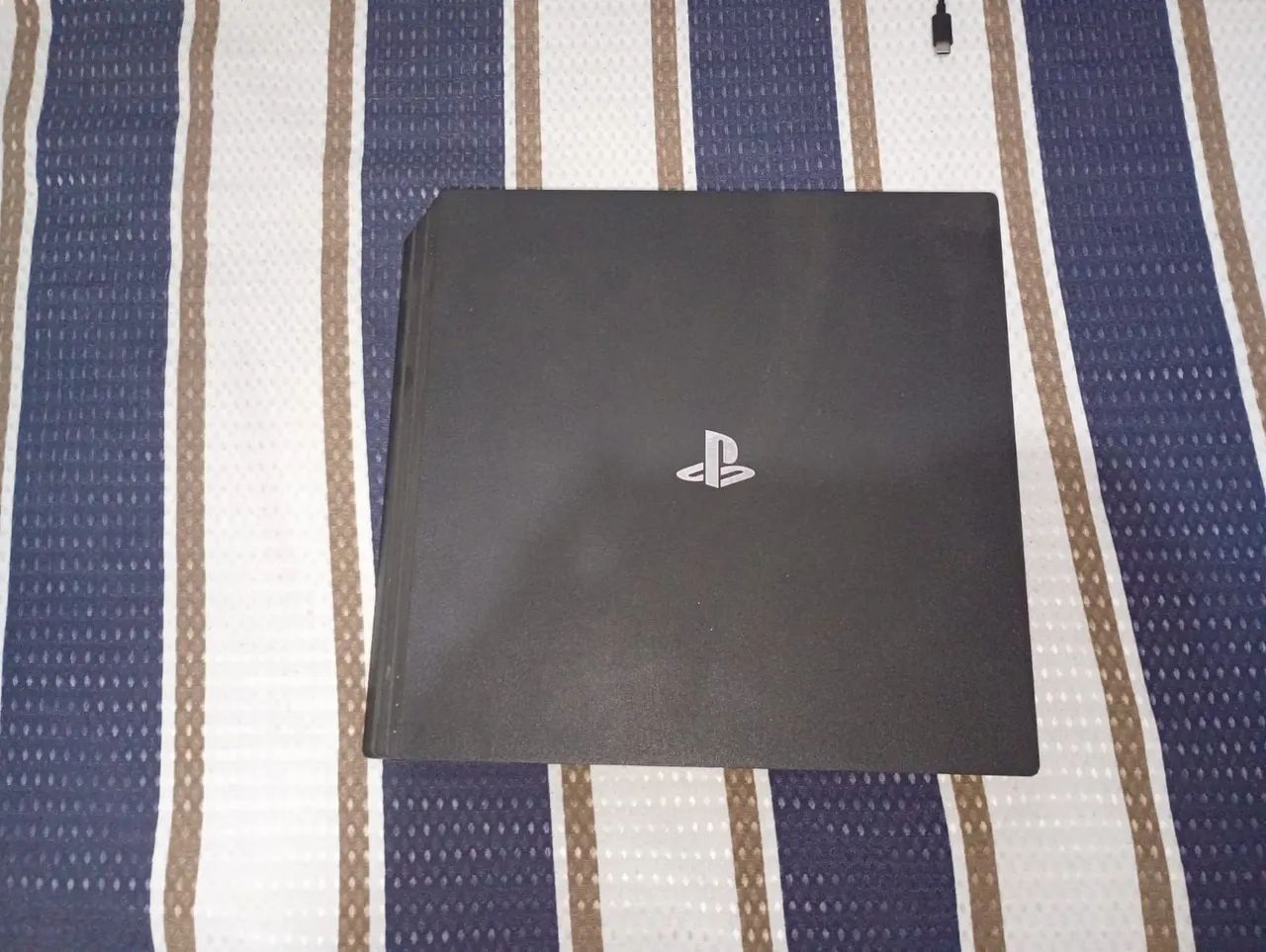 PS4 Pro travado conservado  - Foto 5