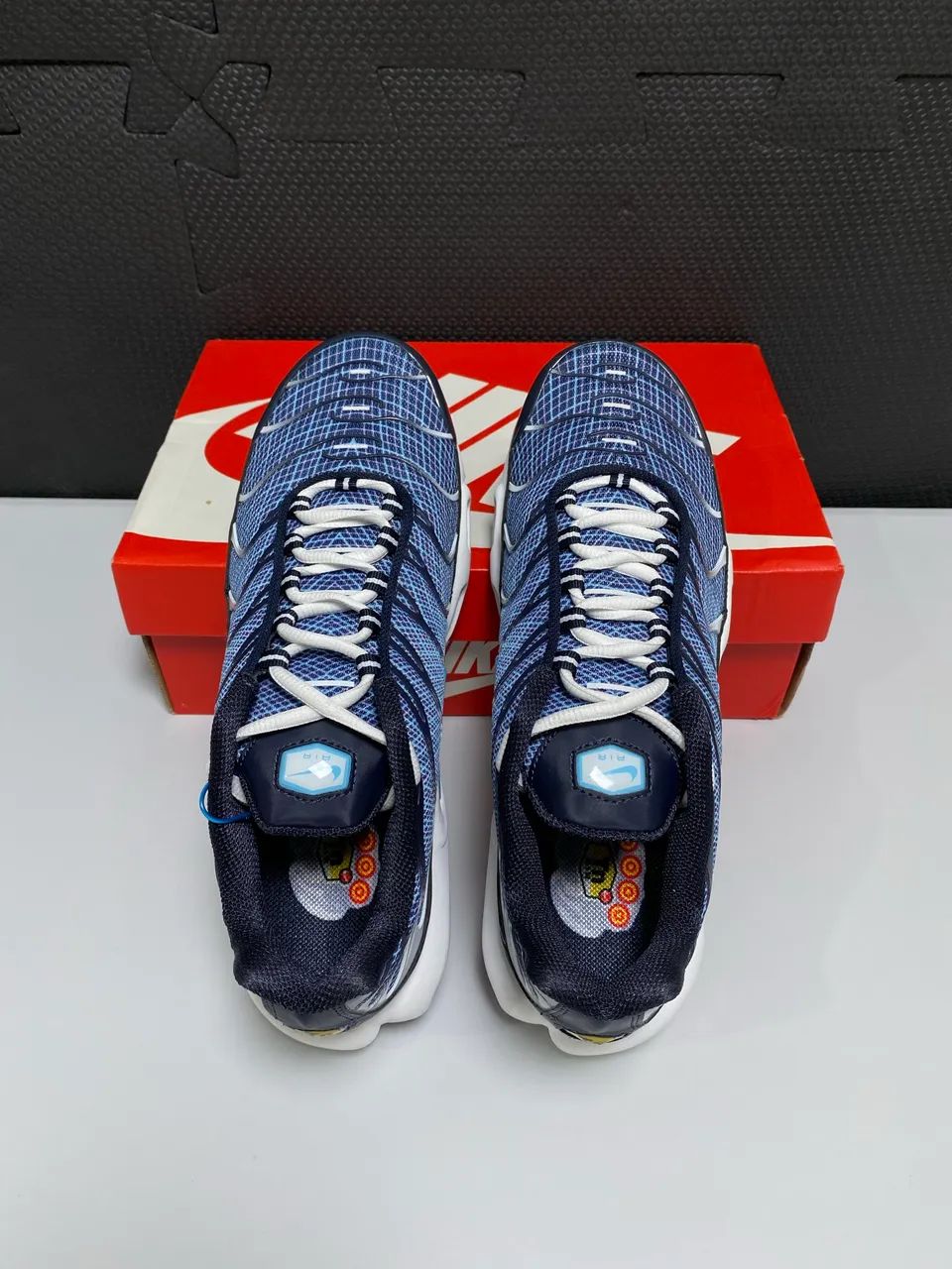 Nike Air Max Plus 'Dark Obsidian White Black' - Foto 3