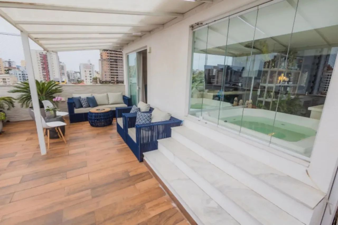 Maravilhosa cobertura duplex mobiliada com 3 quartos (1 suíte) + 3 Vagas + Terraço com Jac - Foto 3
