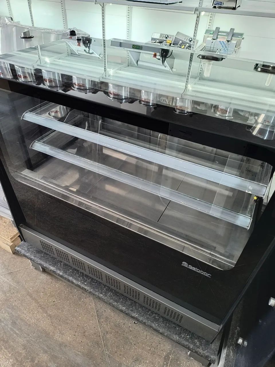 Balcão Vitrine Neutra Gelopar + Plataforma Usada  - Foto 3