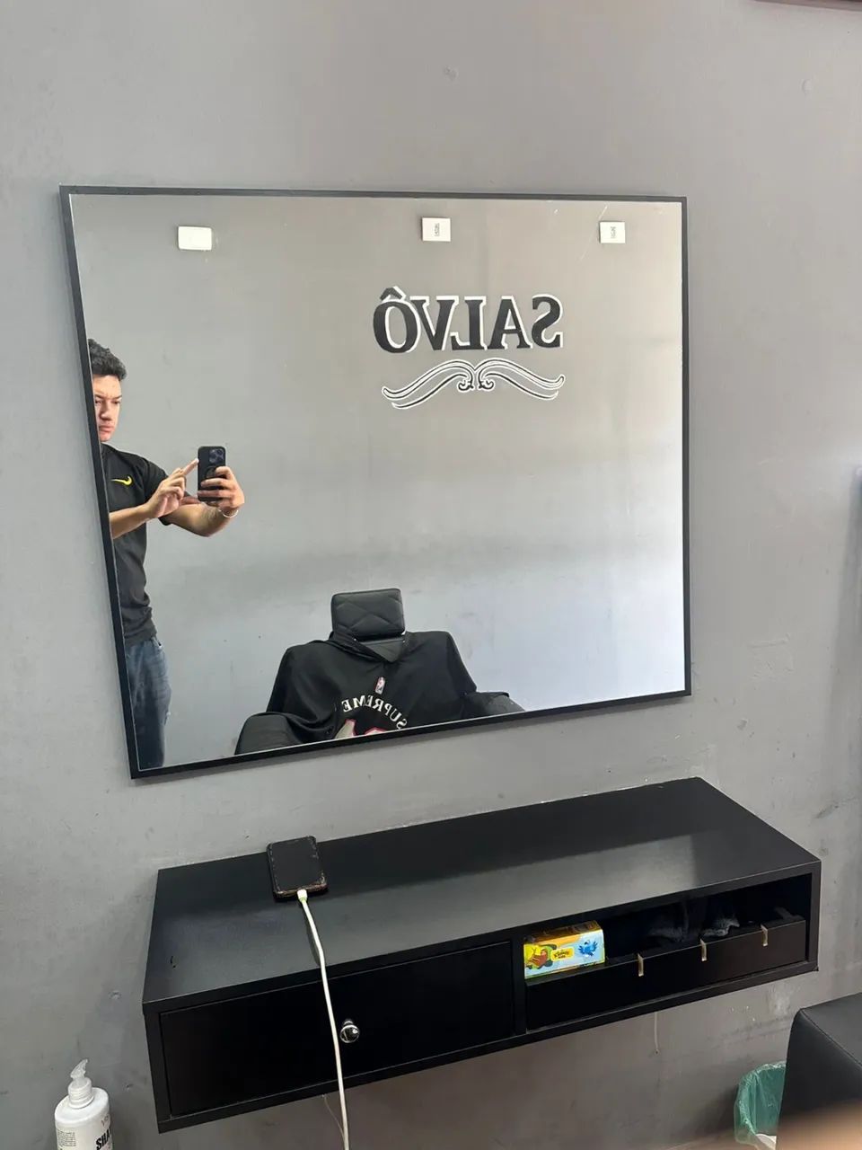 Vendo Espelho + Bancada para Barbearia 