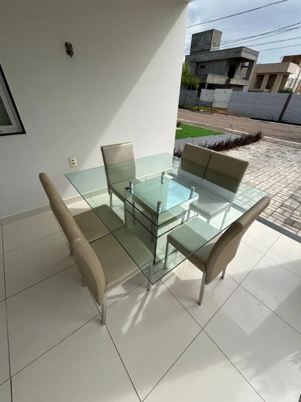 Mesa de Jantar de Vidro + 6 Cadeiras Estofadas - Ótimo Estado - Foto 2