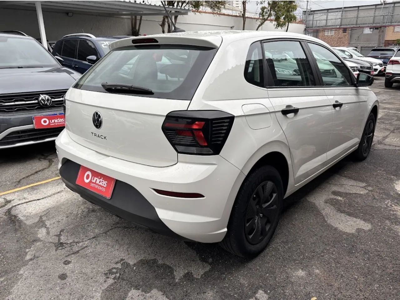 Volkswagen Polo Track 1.0 Flex 12V 5p, foto 6 de 15