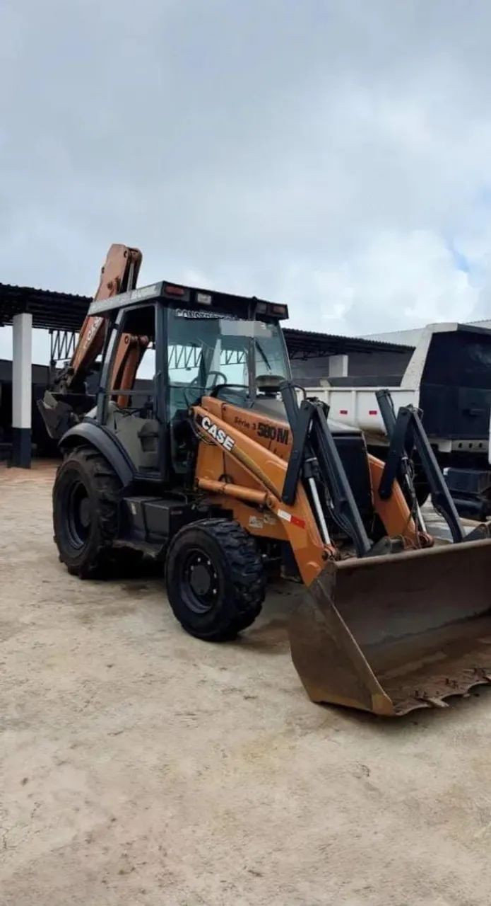 Retroescavadeira GO CASE - Foto 4