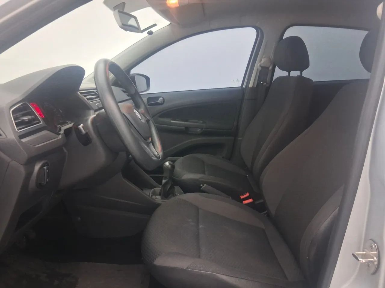 Volkswagen Voyage 1.0 Flex 12V 4p, foto 16 de 18