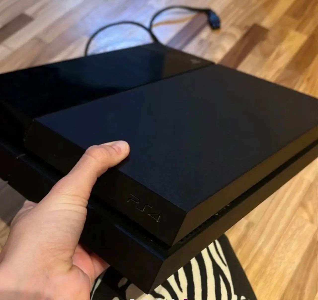 PlayStation 4 modelo Grande - Preço relâmpago : R$950 reais ! - Foto 2