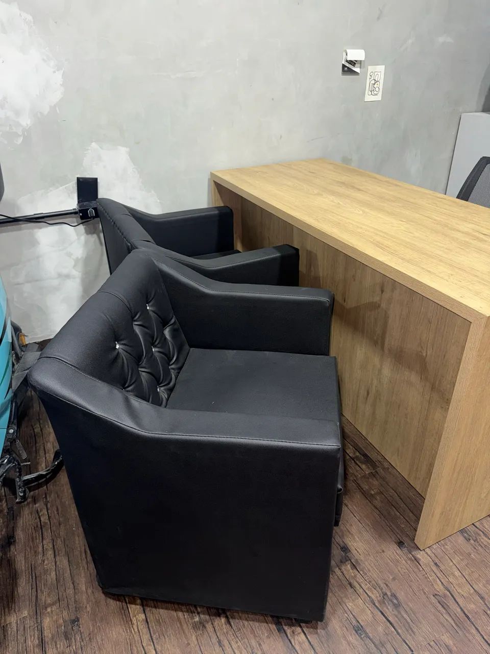 MESA E POLTRONAS - Foto 3