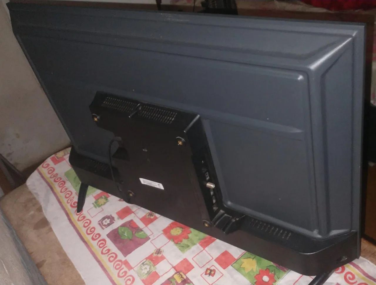 Tv Philco 32 polegadas, smart, menos de 1 ano de uso, está Perfeita. - Foto 2