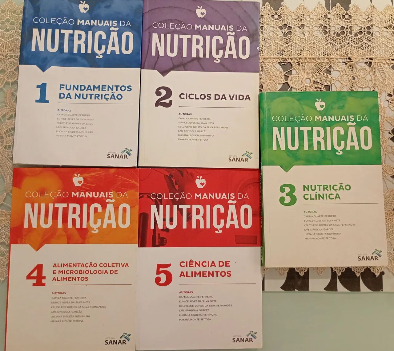 Vendo os 5  livros
