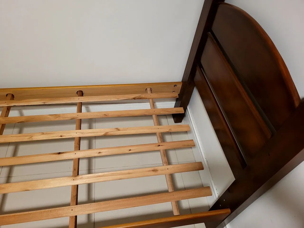 Cama de solteiro de madeira maciça  - Foto 3
