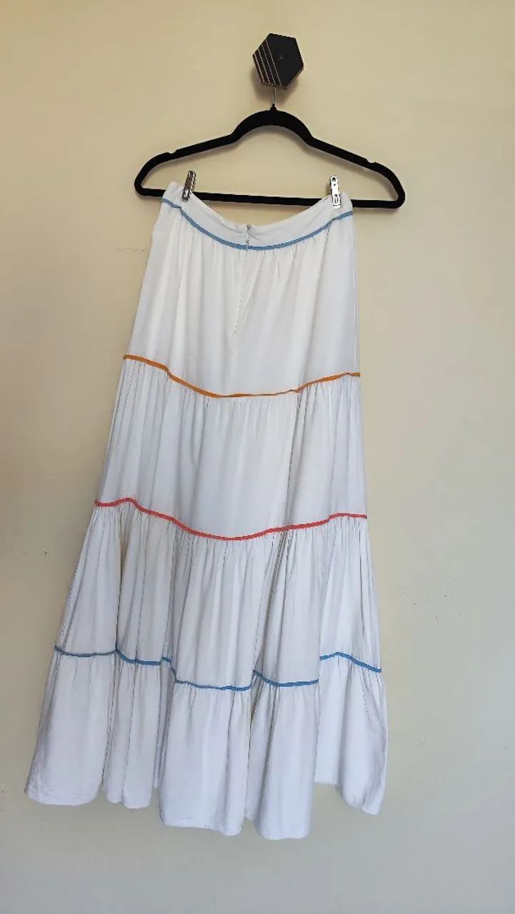 conjunto dress to saia midi e cropped branco p