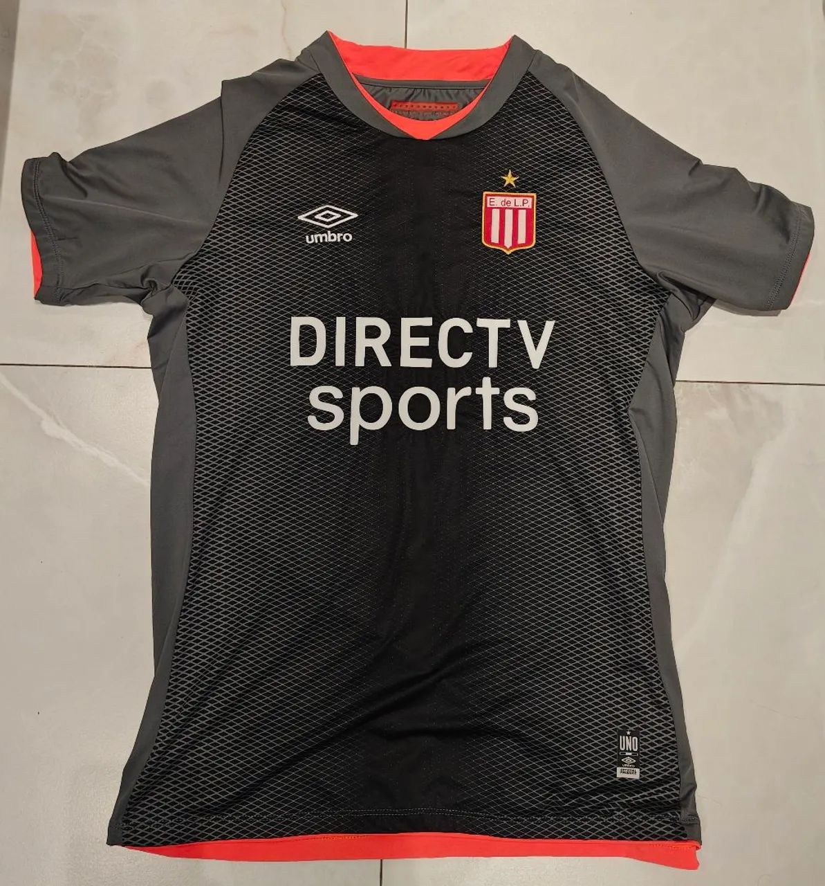 Linda camisa do Estudiantes (Argentina)