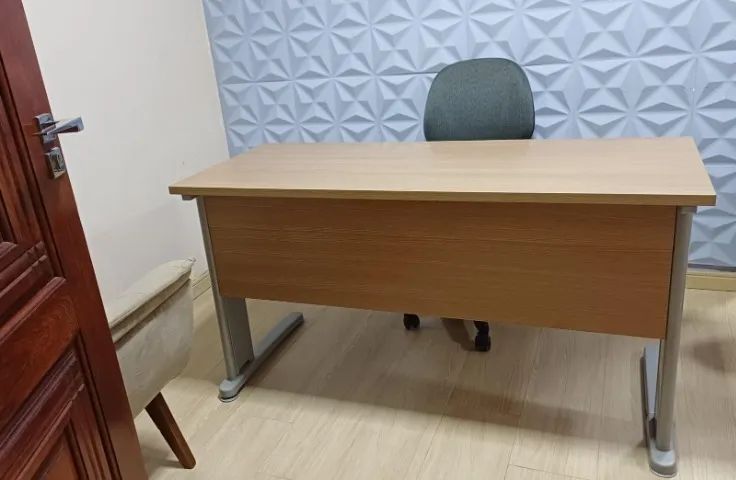 Mesa de escritório com cadeira - Foto 4