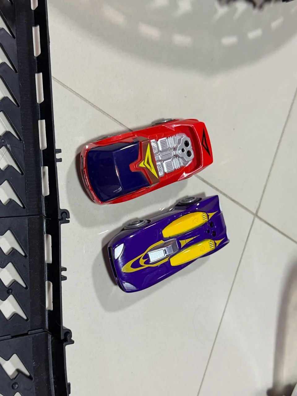 Pista Hotweels com carrinhos elétricos  - Foto 2