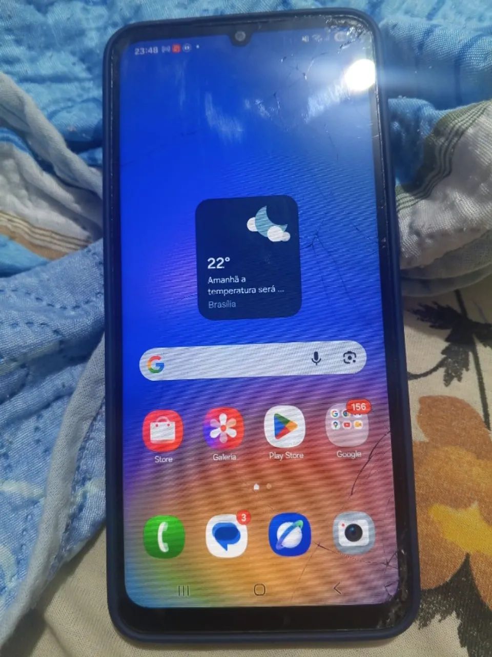 Celular Samsung A06 trincado mais todo original 