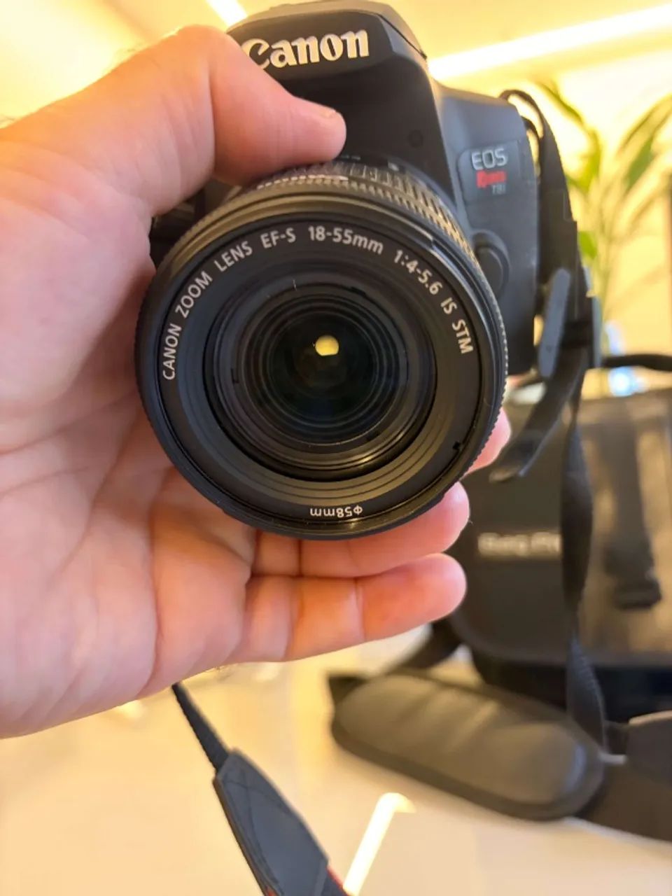 Vendo Câmera DSLR canon EOS Rebel t8i   - Foto 3