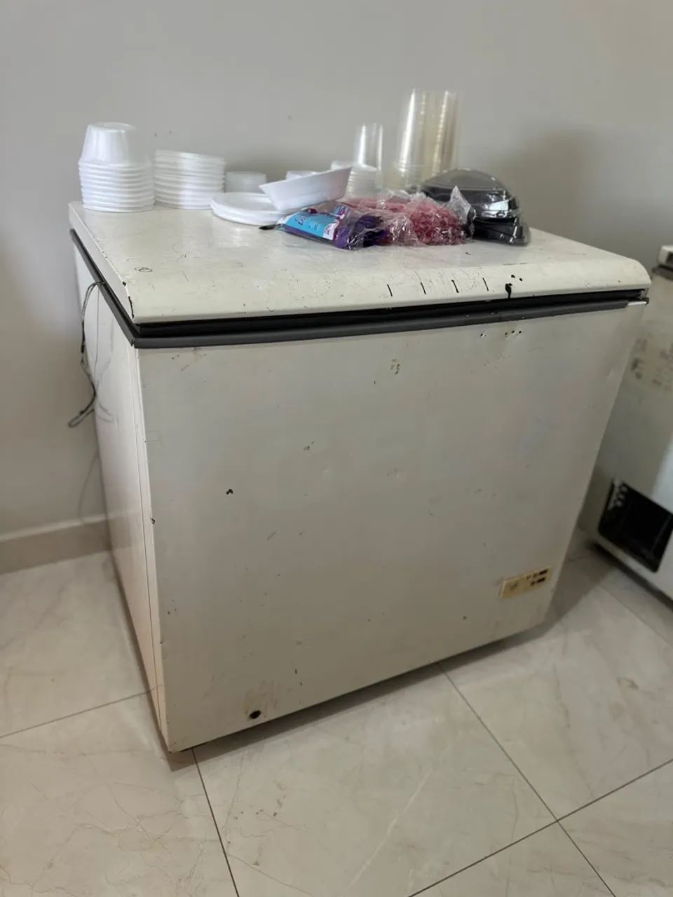 Vendo freezer 300l usado - Foto 3