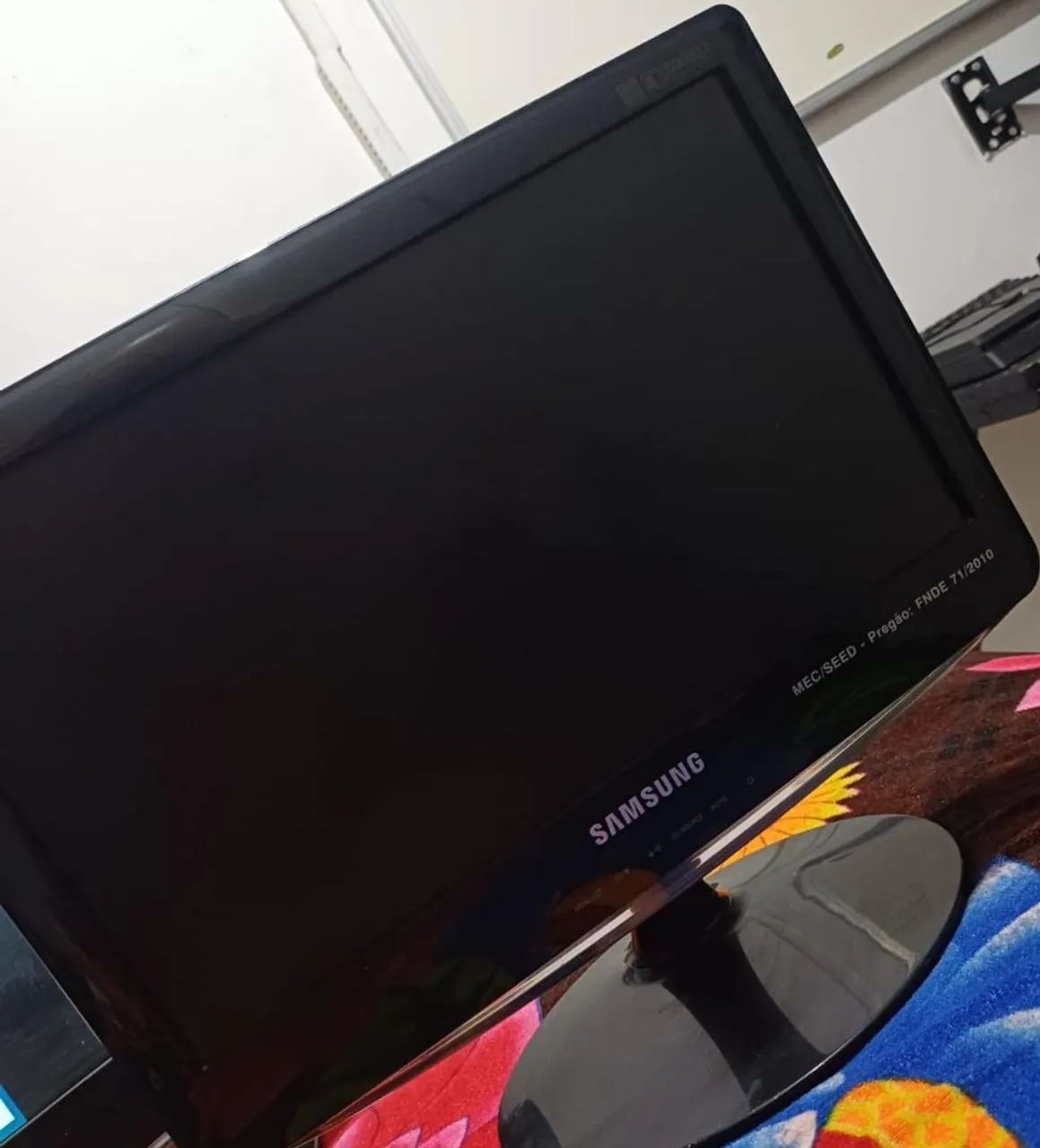 Monitor Samsung ( com tela com manchas) pra consertar
