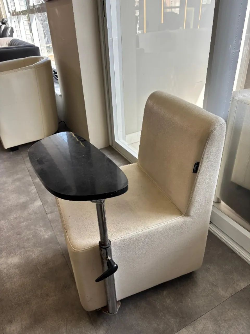 3 Carrinhos de Manicure Maletti em Couro Bege - - Foto 3
