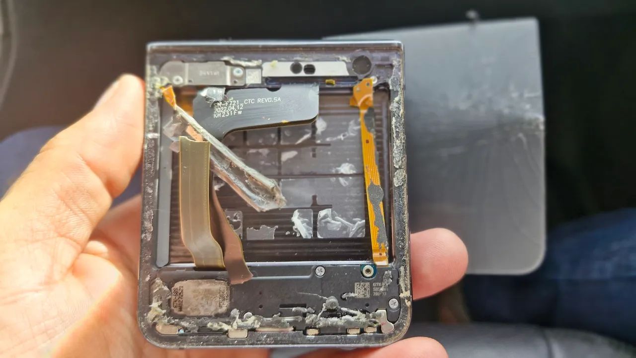 Sansung flip retirada de peças  - Foto 4