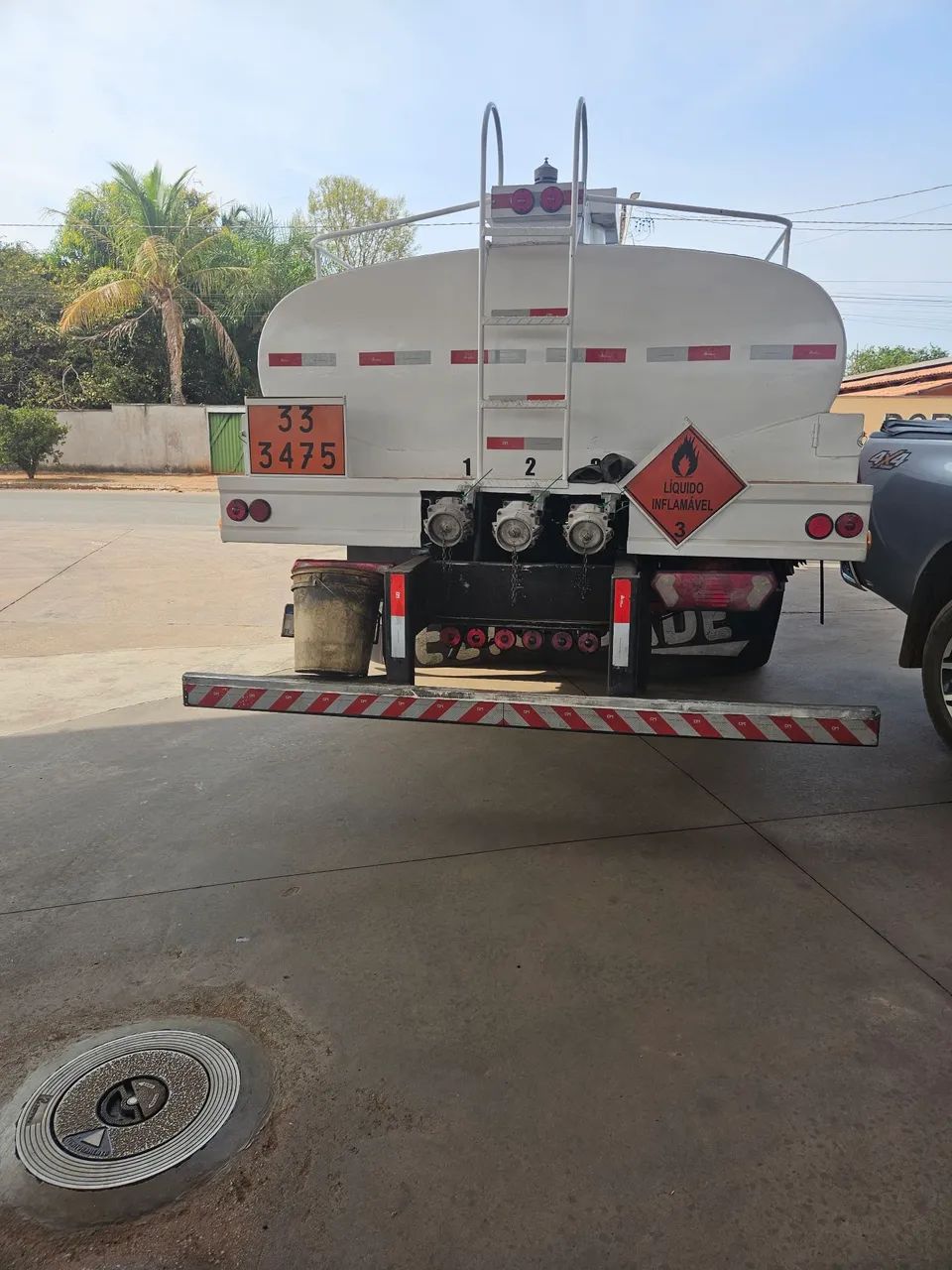 Caminhão 17210 no tanque - Foto 4