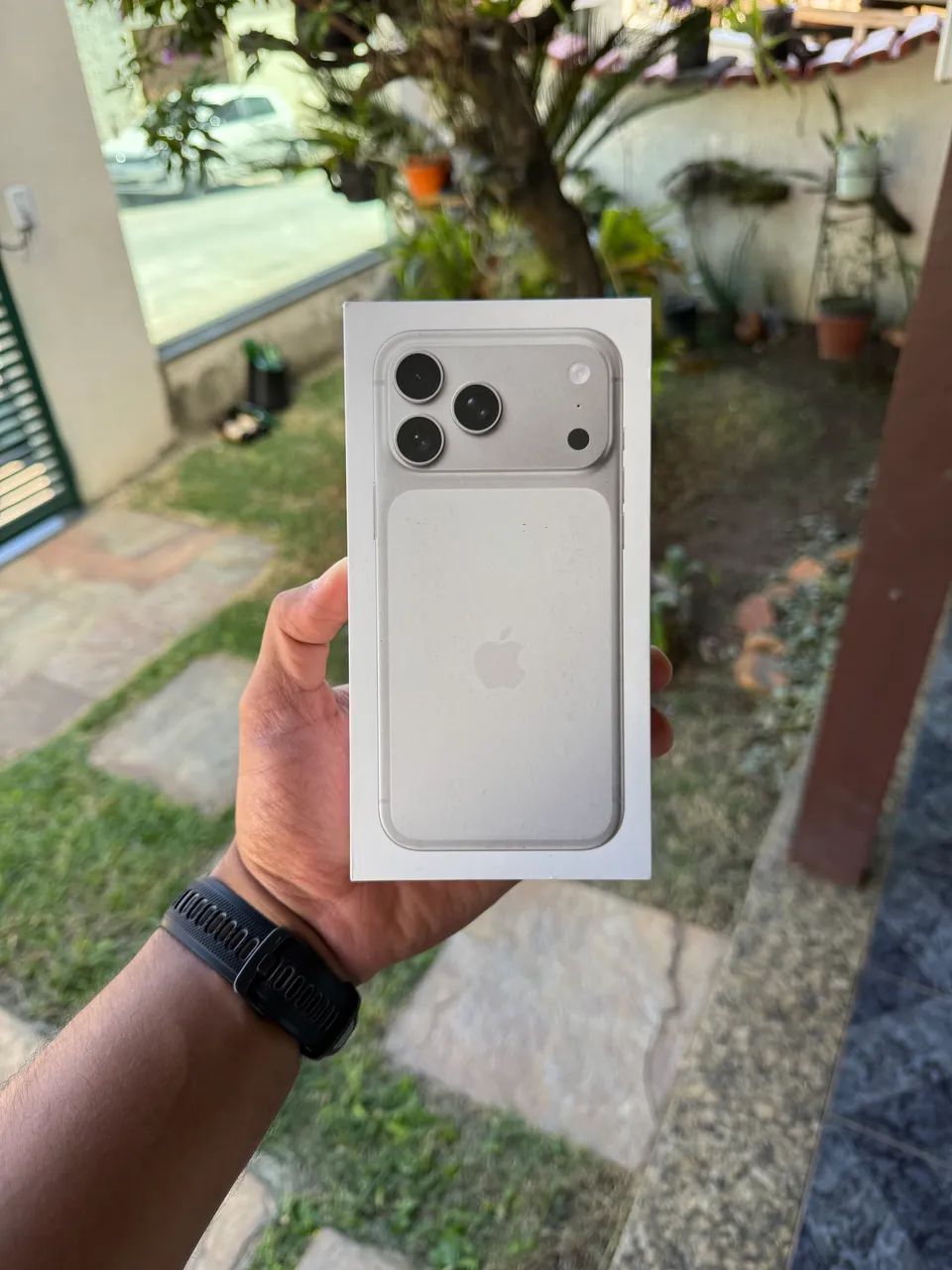 iPhone 17 Pro Max Silver