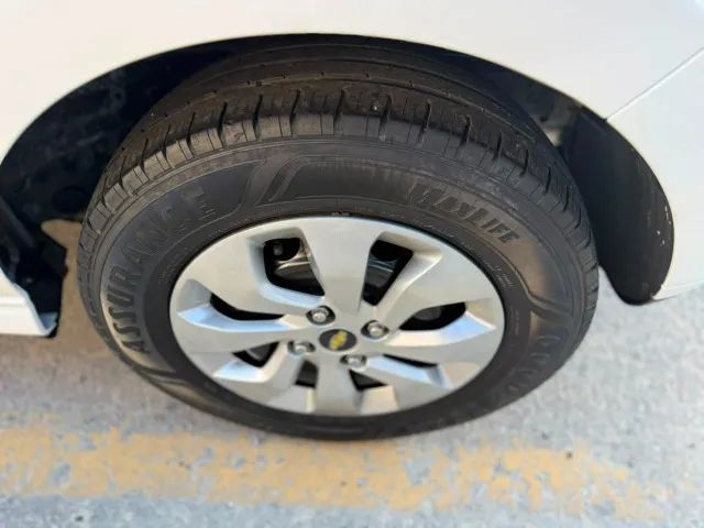 Chevrolet Onix Hatch LT 1.0 8V Flex Power Mec. 4P 2014 - Foto 5