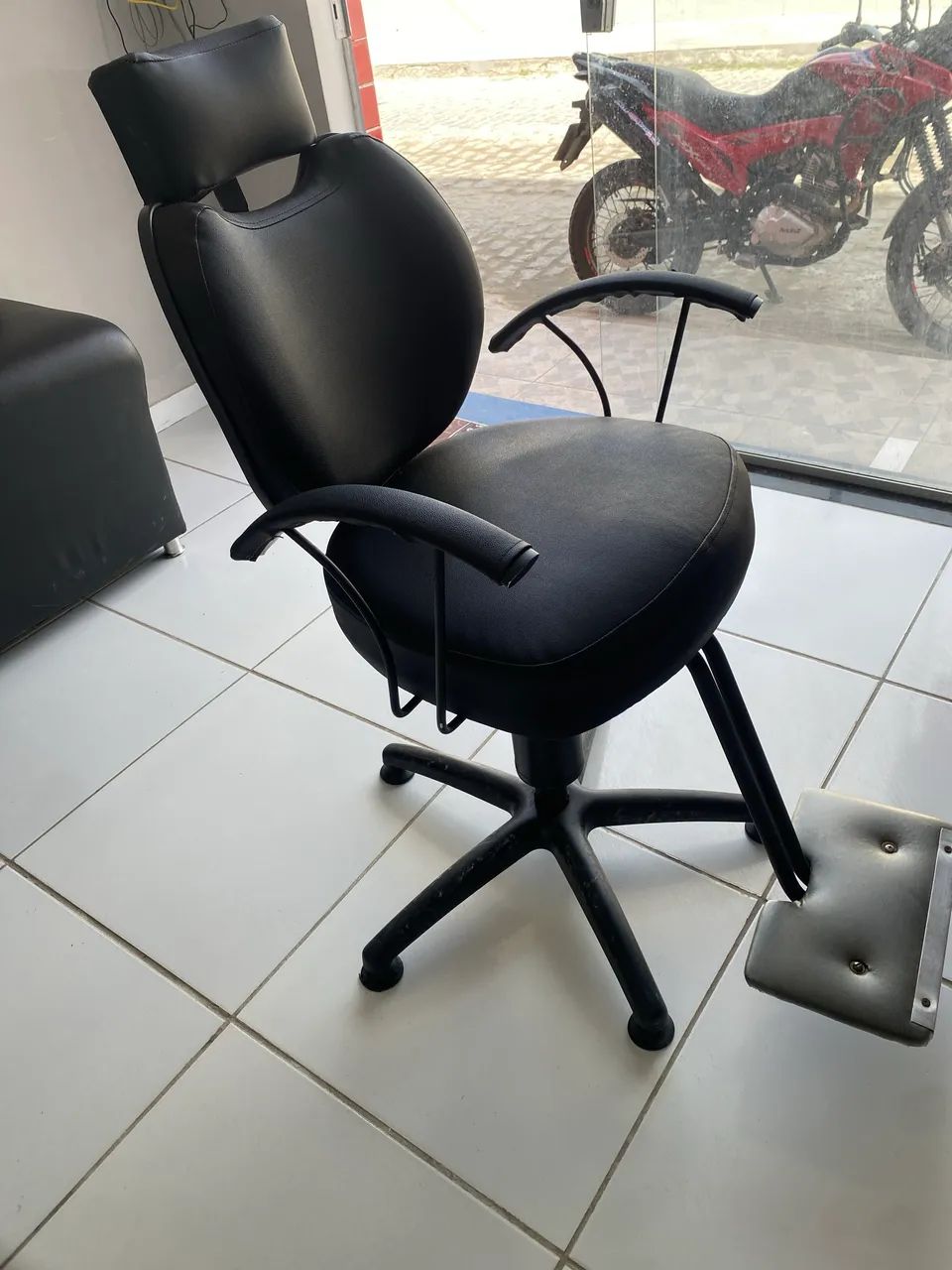 Cadeira de barbeiro  - Foto 2