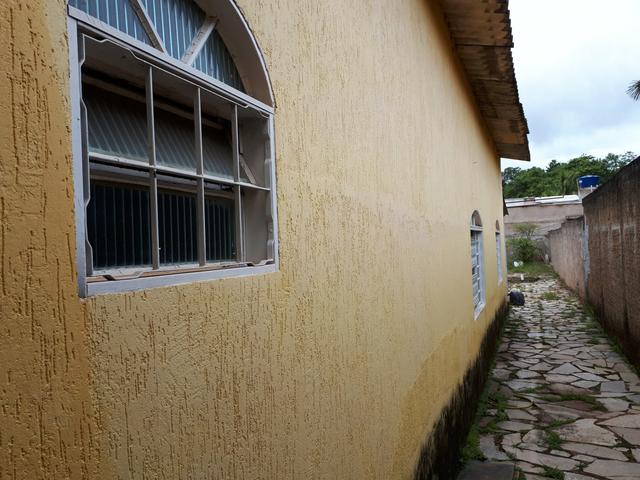 Rua 3 casa 3 quartos churrasqueira condomínio fechado com portaria e - Foto 2