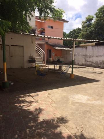 Duas Casas com Área Muito Interessante para Construtora - Foto 18