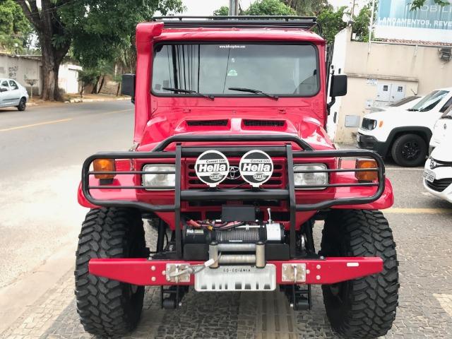 Toyota Bandeirante, vendo, troco por veículo ou imóvel - Foto 4