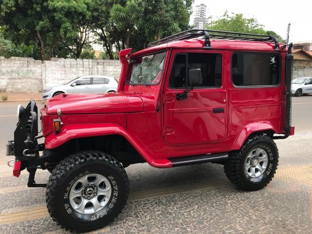 Toyota Bandeirante, vendo, troco por veículo ou imóvel
