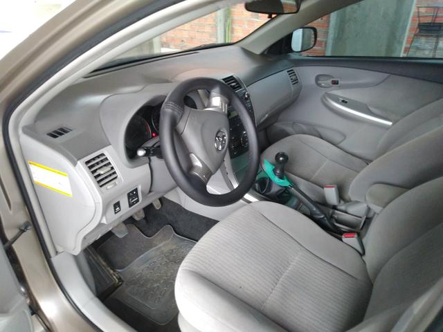 Corolla GLI 1.8 2010/2011 - Foto 13