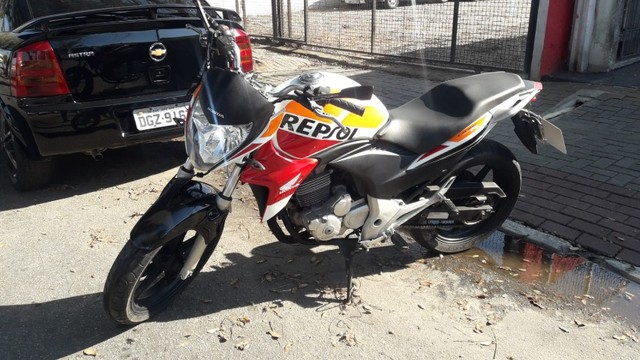 HONDA CB 300R