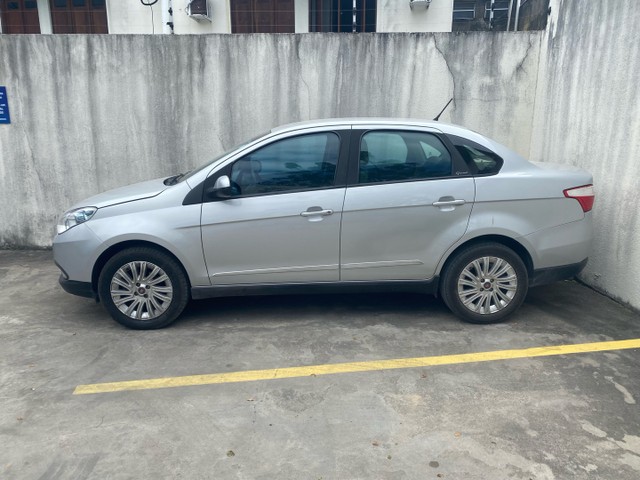 GRAND SIENA ESSENCE 1.6 TOP