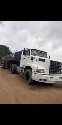 VENDE-SE VOLVO NL10