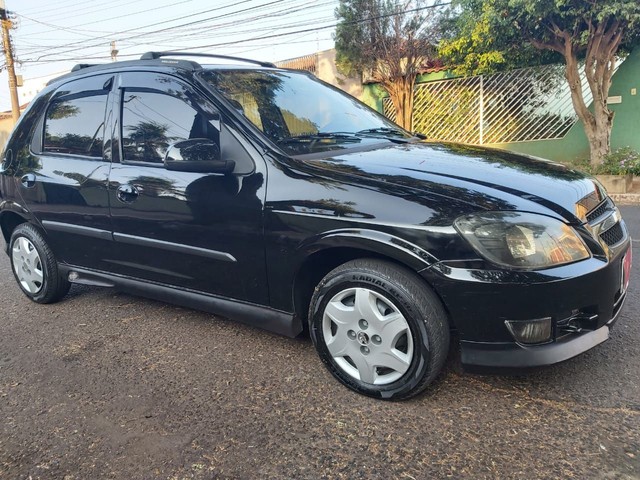 CELTA COMPLETO CARRO DE FAMÍLIA