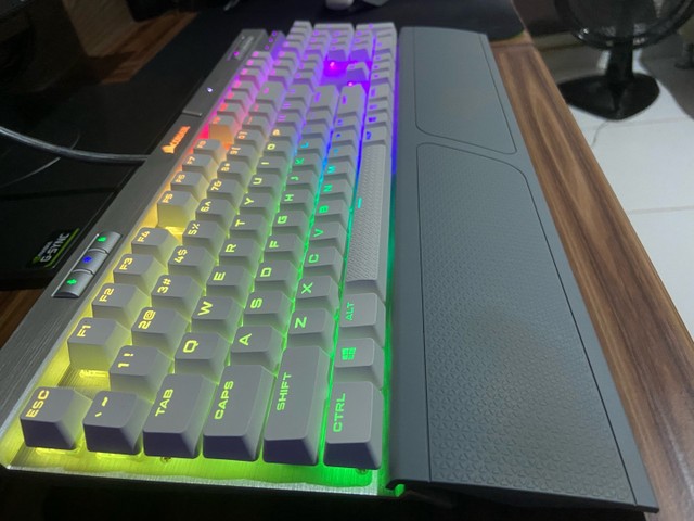 Teclado Corsair K70 RGB MK.2 SE + Mouse Corsair M65 RGB Elite