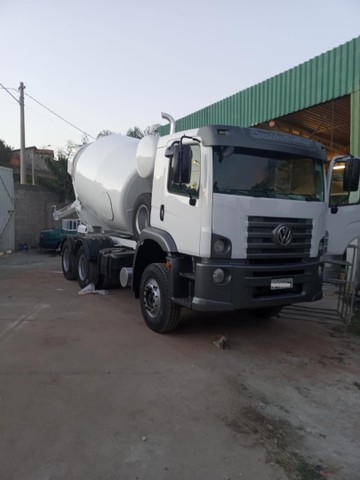 VENDO CAMINHÃO BETONEIRA CONSTELLATION 26.280 ANO 2014