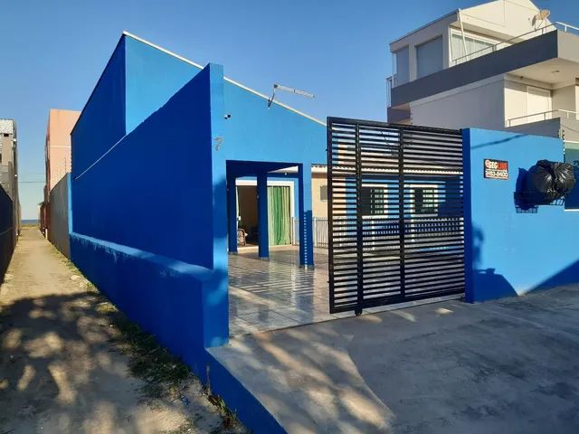 Casa com piscina 50mts do mar, 2 quartos no Balneário Albatroz