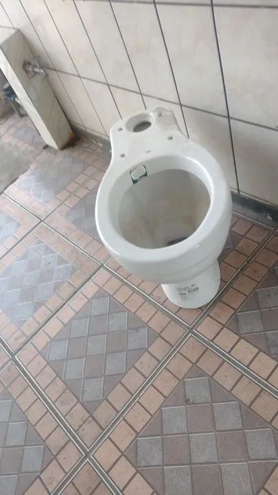 Vendo vaso sanitário com caixa acopladacompleta,mais lavatorio lavatorio - Foto 4