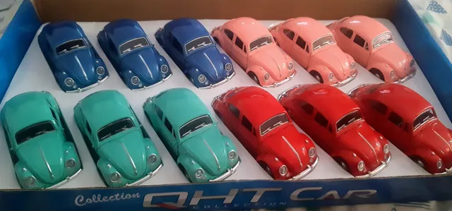 Miniaturas para colecionadores ( Volvo FH e Fuscas )