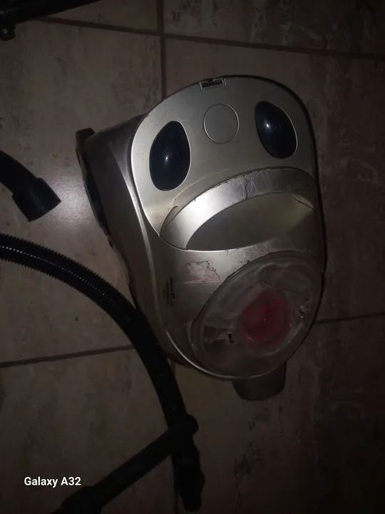 ASPIRADOR DE PÓ BRITÂNIA 1650W EM EXCELENTE ESTADO - Foto 4